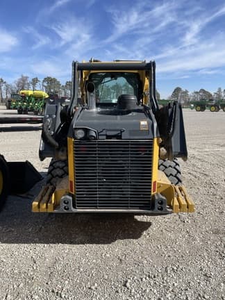 Image of John Deere 324G equipment image 4