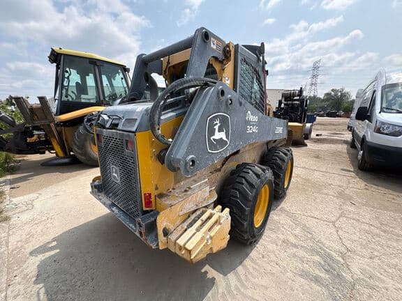 Image of John Deere 324G equipment image 3