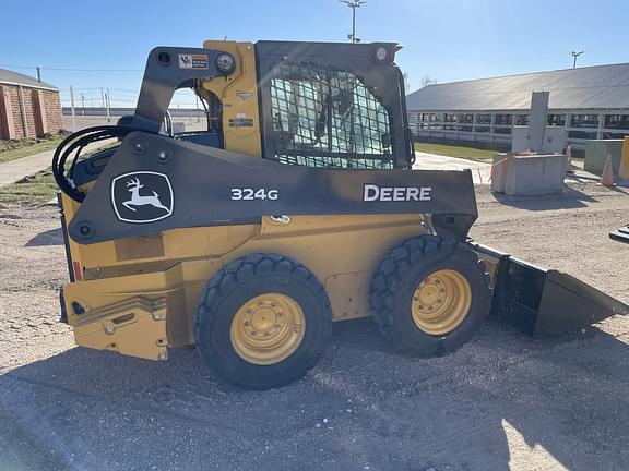 Image of John Deere 324G equipment image 3