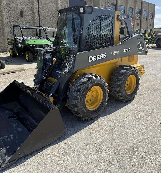 Image of John Deere 324G equipment image 4