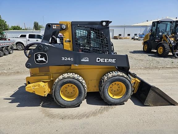 Image of John Deere 324G equipment image 2