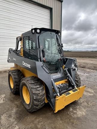 Image of John Deere 324G equipment image 3