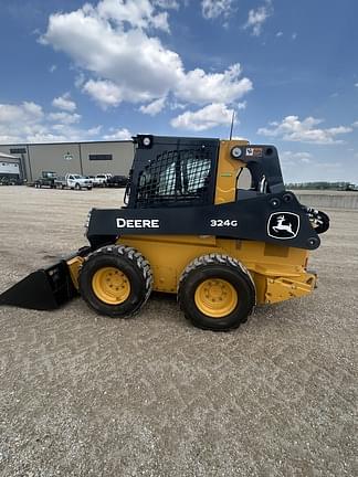 Image of John Deere 324G equipment image 3