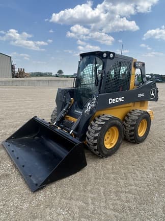 Main image John Deere 324G