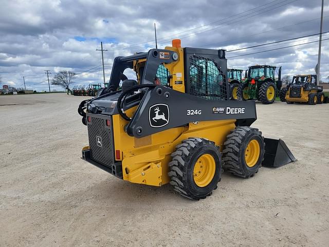 Image of John Deere 324G equipment image 4