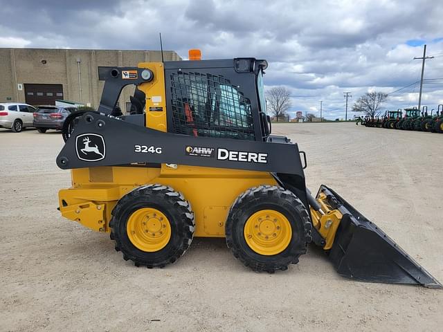 Image of John Deere 324G equipment image 3