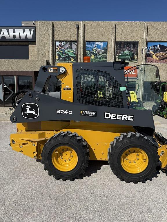 Image of John Deere 324G equipment image 3