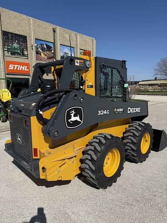 Image of John Deere 324G equipment image 4