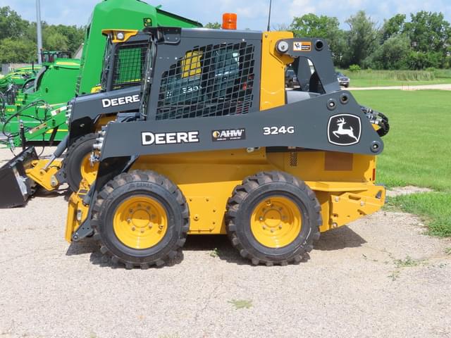 Image of John Deere 324G equipment image 1