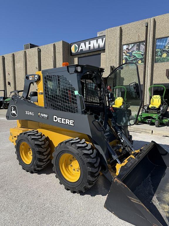 Image of John Deere 324G equipment image 2