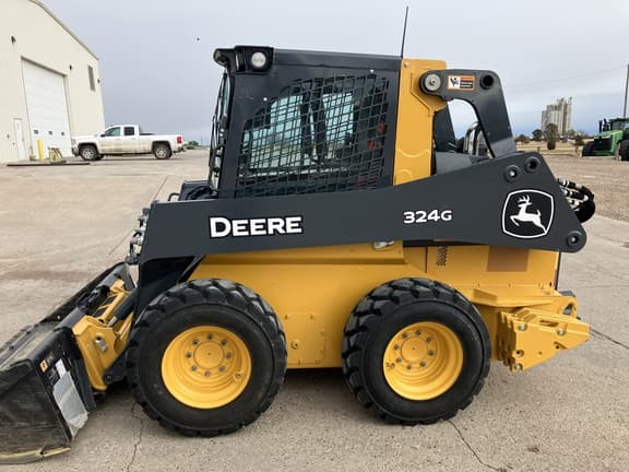 Image of John Deere 324G equipment image 4