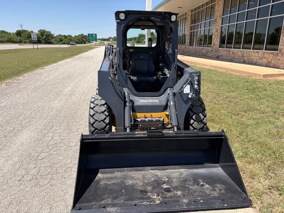 Image of John Deere 324G equipment image 2