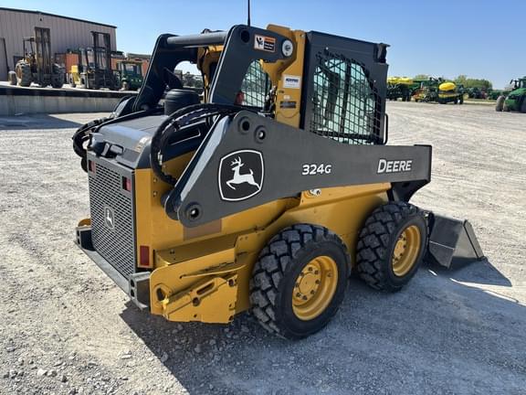 Image of John Deere 324G equipment image 4