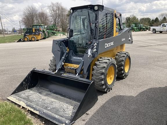 Image of John Deere 324G equipment image 2