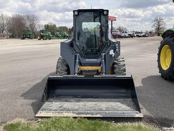 Image of John Deere 324G equipment image 4