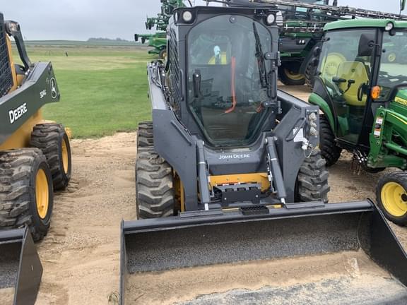 Image of John Deere 324G equipment image 2