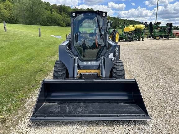 Image of John Deere 324G equipment image 2