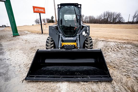 Image of John Deere 324G equipment image 1