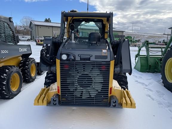 Image of John Deere 324G equipment image 4