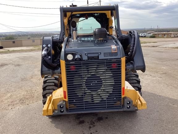 Image of John Deere 324G equipment image 4