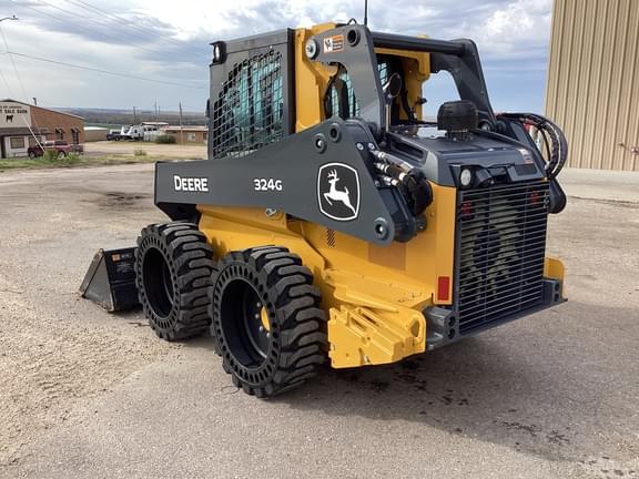 Image of John Deere 324G equipment image 3