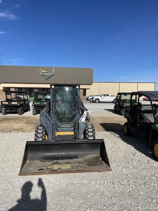 Image of John Deere 324G equipment image 4
