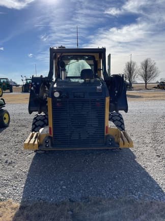 Image of John Deere 324G equipment image 2