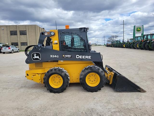 Image of John Deere 324G equipment image 4