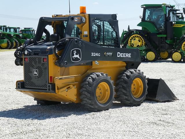 Image of John Deere 324G equipment image 3