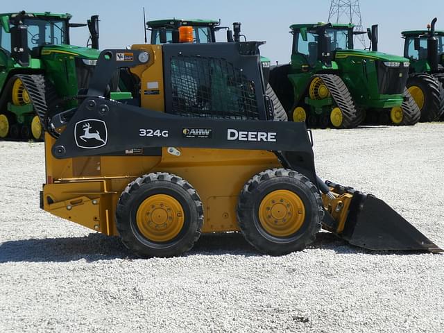 Image of John Deere 324G equipment image 4