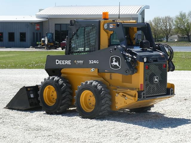Image of John Deere 324G equipment image 2