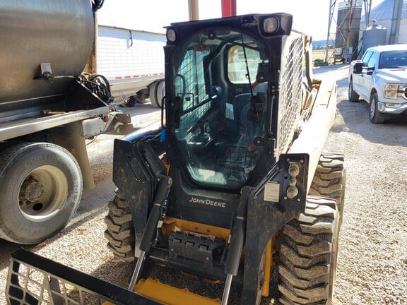 Image of John Deere 324G equipment image 2