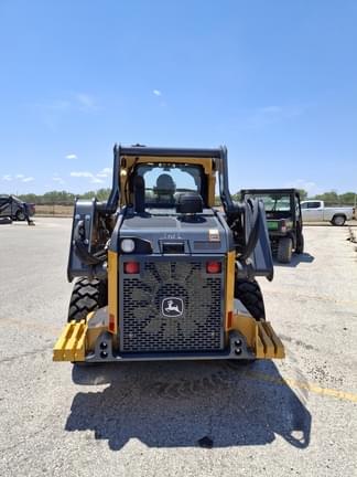 Image of John Deere 324G equipment image 2