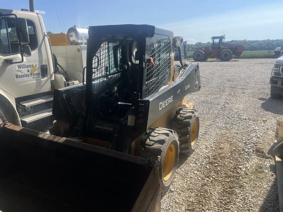 Image of John Deere 324G equipment image 2