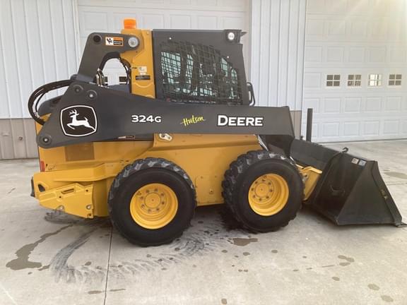 Image of John Deere 324G equipment image 4