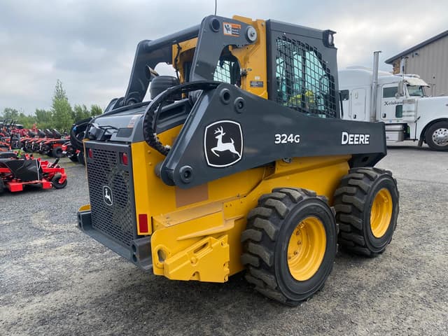 Image of John Deere 324G equipment image 4