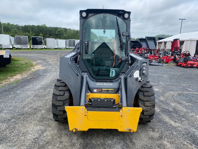 Image of John Deere 324G equipment image 1
