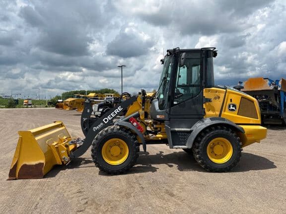 Image of John Deere 324P equipment image 1