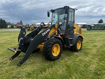Main image John Deere 324P