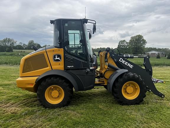 Image of John Deere 324P equipment image 3