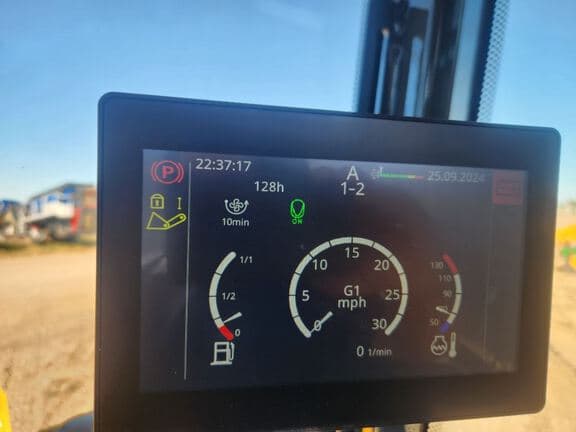 Image of John Deere 324P equipment image 4