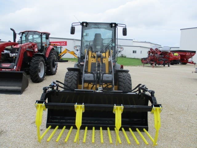 Image of John Deere 324P equipment image 2