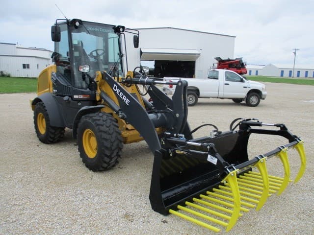 Image of John Deere 324P equipment image 1