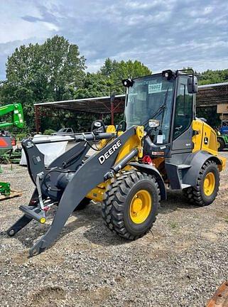 Image of John Deere 324P equipment image 4