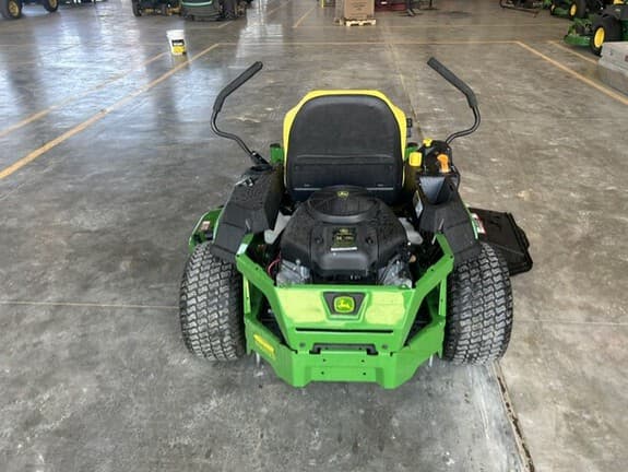 Image of John Deere Z325E equipment image 4