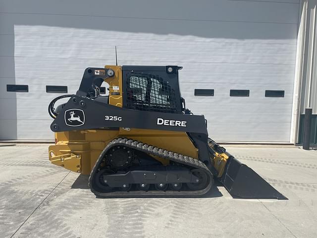 Image of John Deere 325G equipment image 4