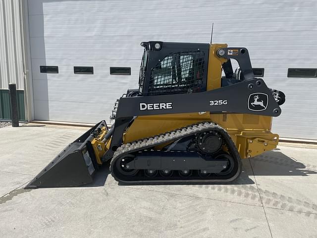 Image of John Deere 325G equipment image 1