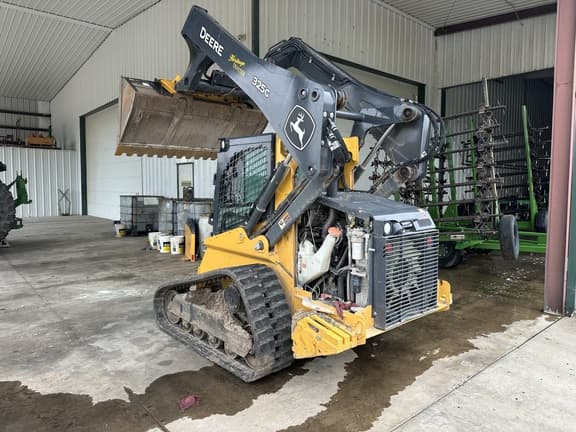 Image of John Deere 325G equipment image 3