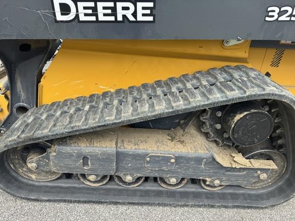 Image of John Deere 325G equipment image 3