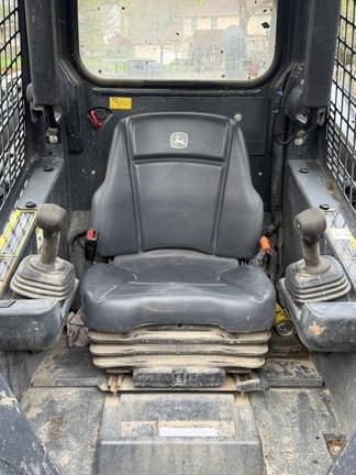 Image of John Deere 325G equipment image 2